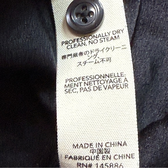 THE GREAT Silk Embroidered Black Floral Boho Peasant Top Size 1 Sm Cottagecore - Picture 15 of 16